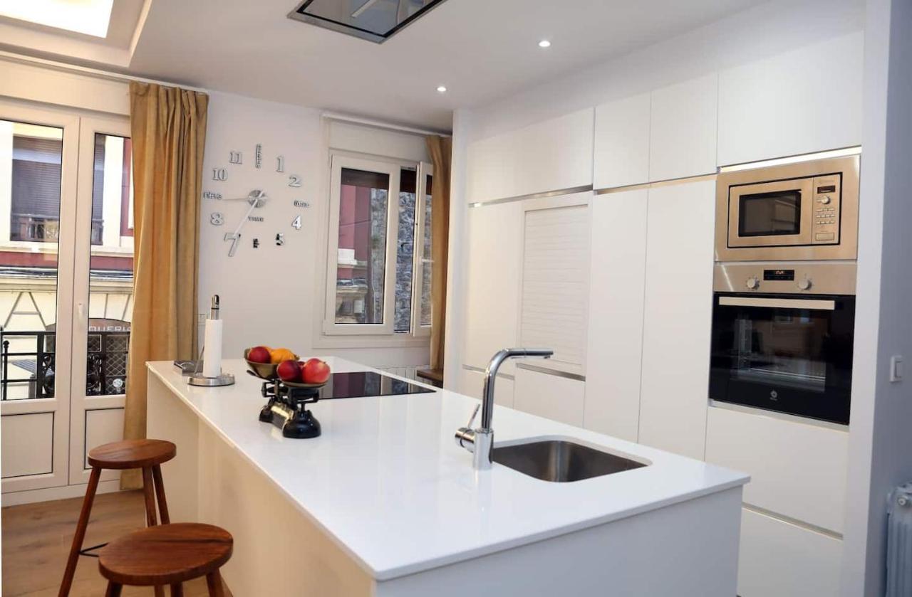 Piso Reformado. 2 Min Del Casco Viejo. Con Garaje. Apartamento *